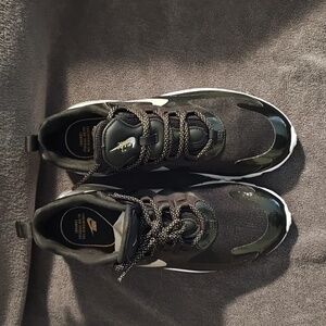 Nike Air Max 270 React